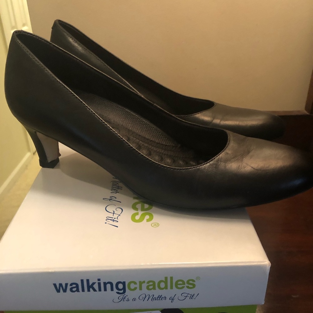 Black Walking Cradle Comfort Pumps